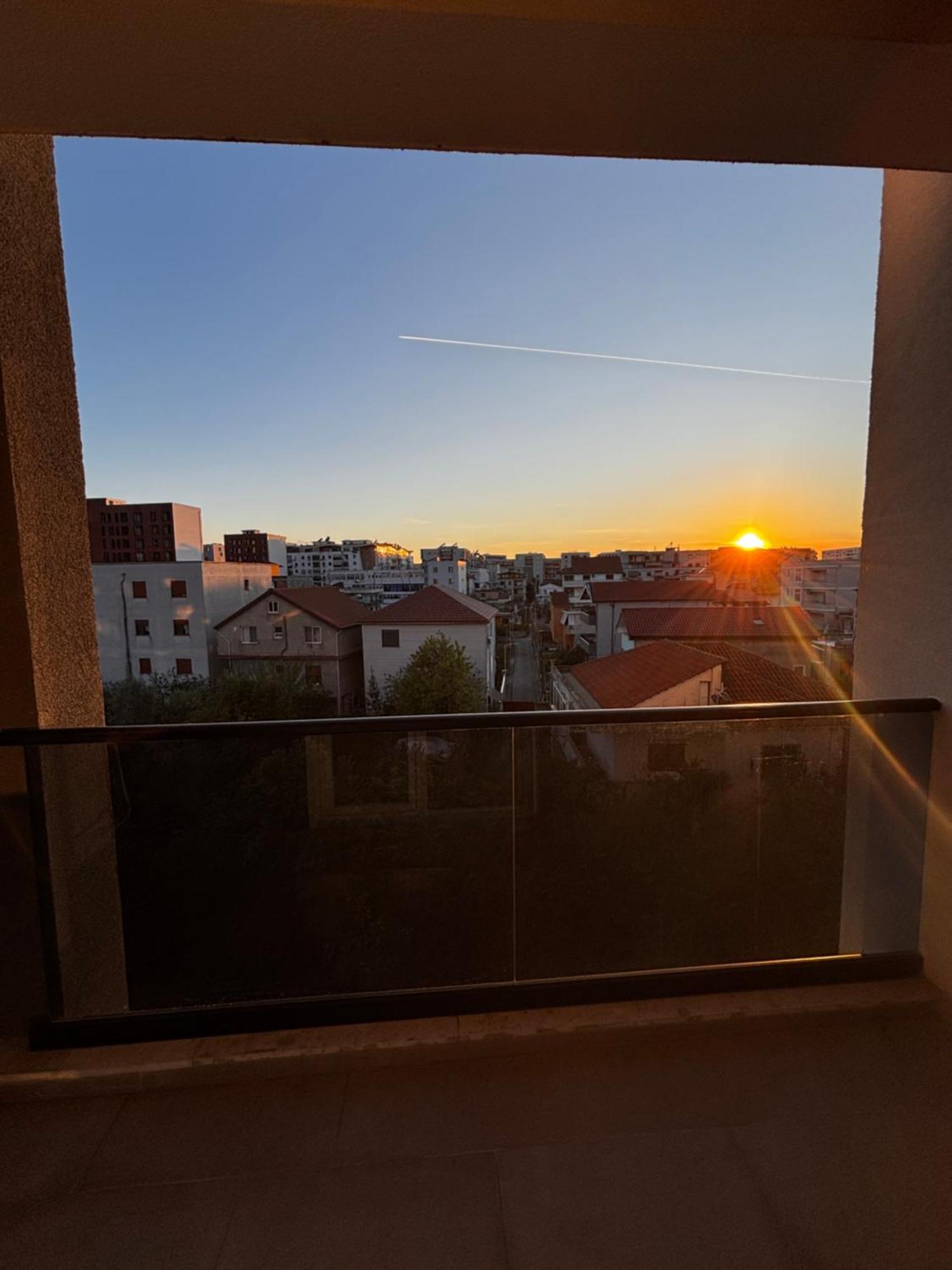 Jon'S Apartment 地拉那 外观 照片